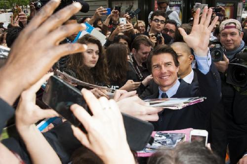 TOM CRUISE revient à Paris pour la première de LA MOMIE